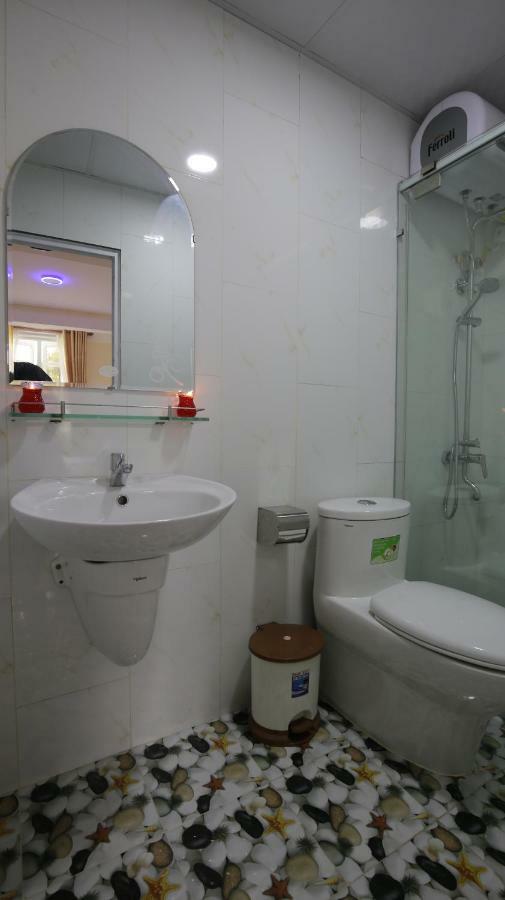 Binh Dao Hotel - Khach San Ngay Trung Tam Gia Re Да Лат Екстериор снимка
