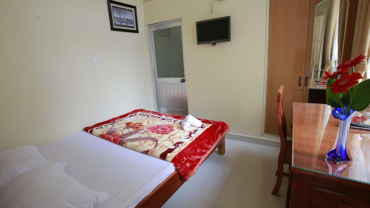 Binh Dao Hotel - Khach San Ngay Trung Tam Gia Re Да Лат Екстериор снимка